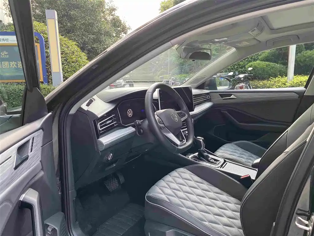 Volkswagen Sagitar 2024
