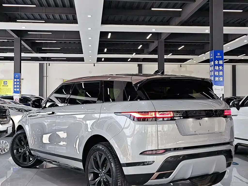 Land Rover Evoque 2023 — фото 9
