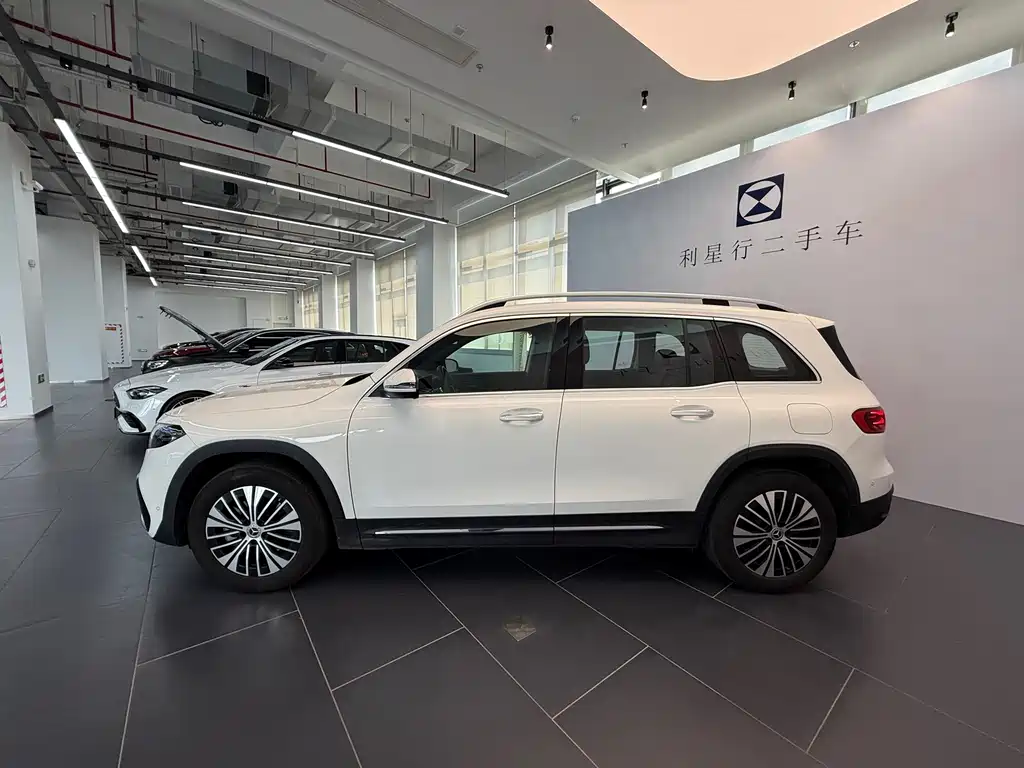 Mercedes-Benz EQB 2025
