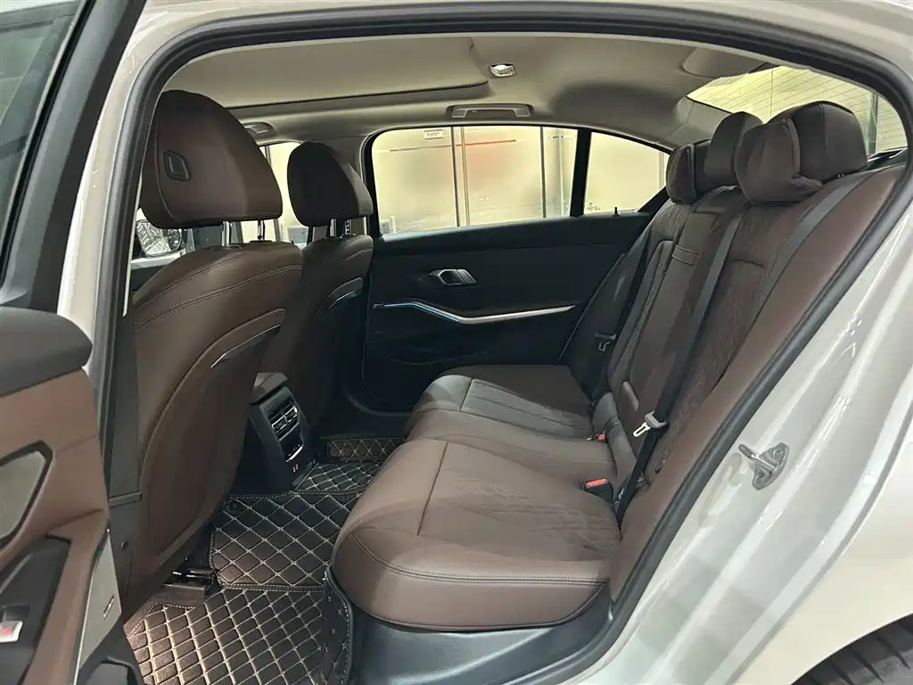 BMW 3 Series 2025