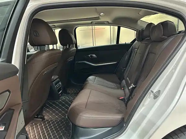 BMW 3 Series 2025