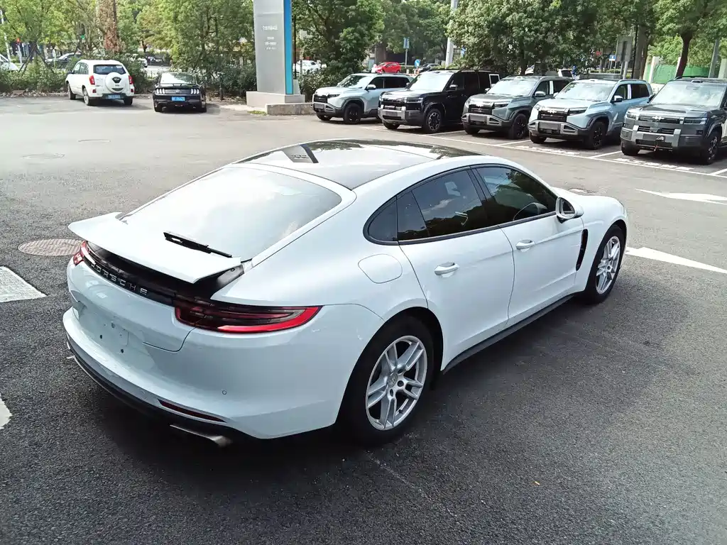 Porsche Panamera 2019 — фото 22