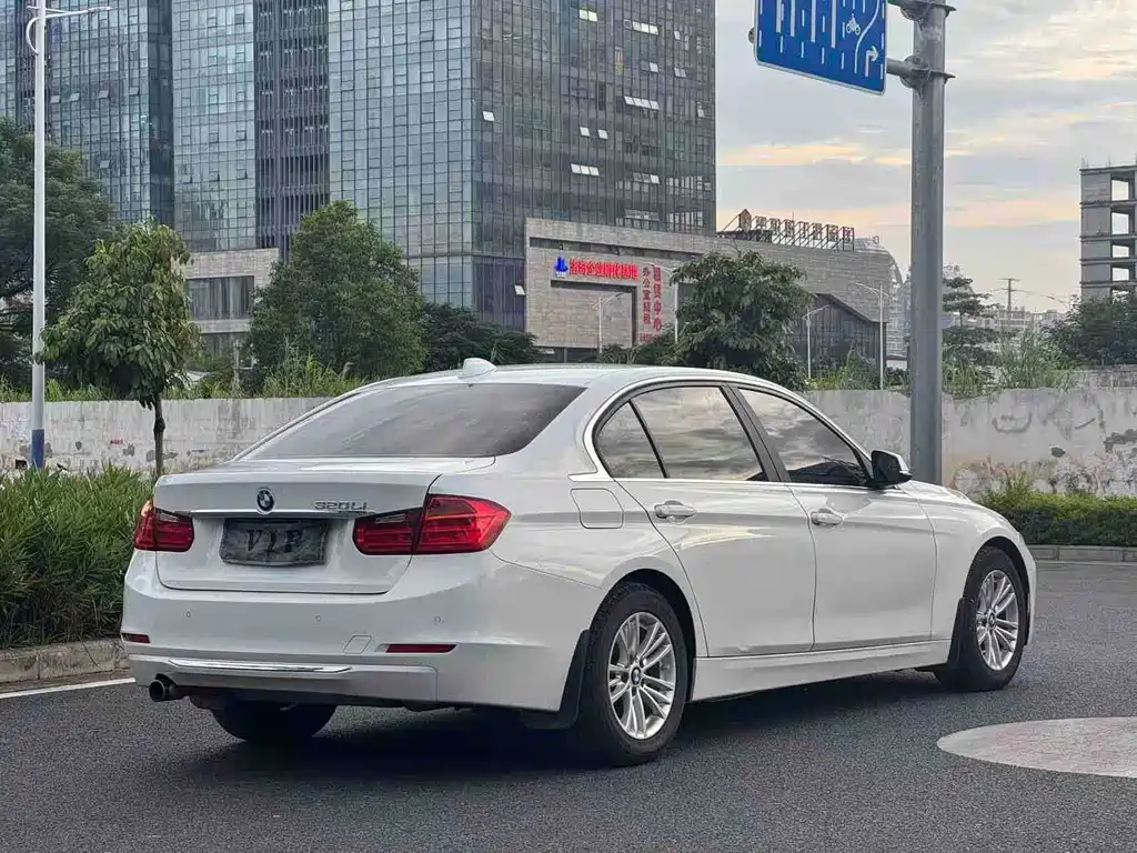 BMW 3 Series 2015