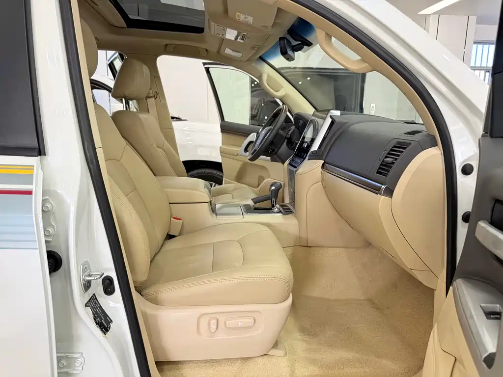 Toyota Land Cruiser 2017 — фото 13