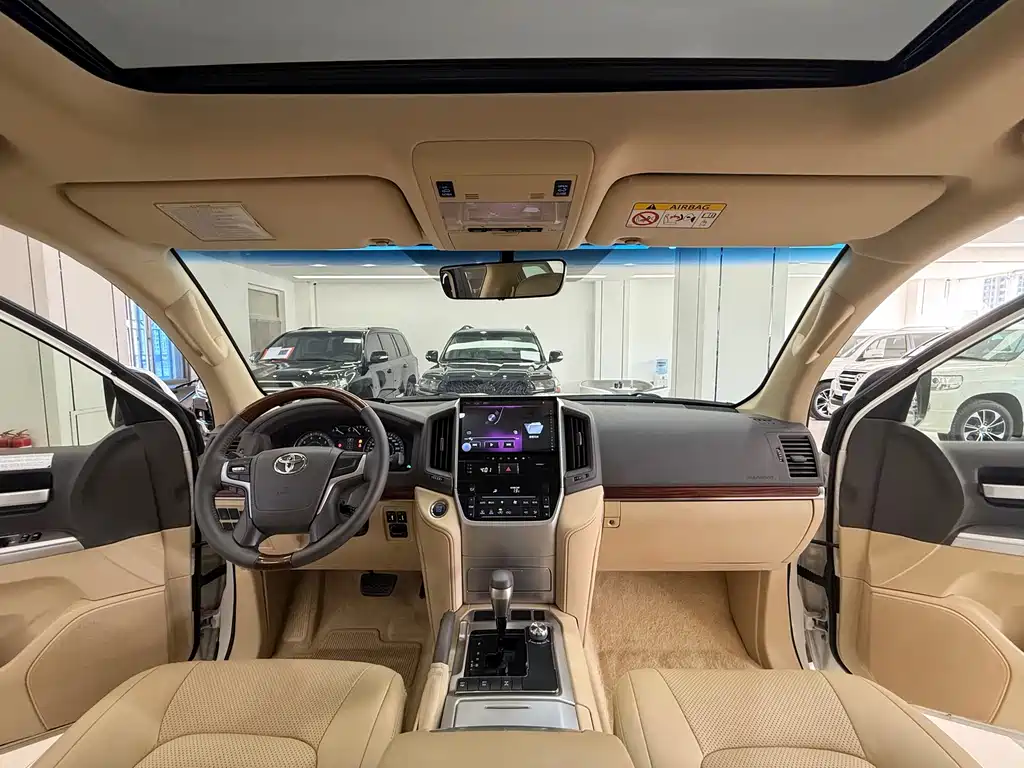 Toyota Land Cruiser 2017 — фото 14