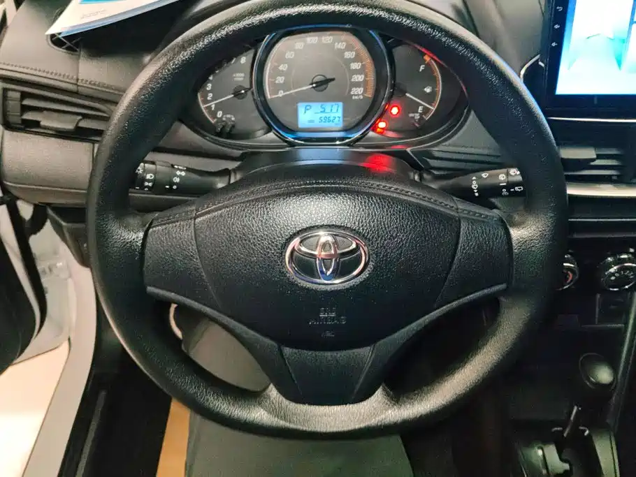 Toyota Yaris L 2020 — фото 15