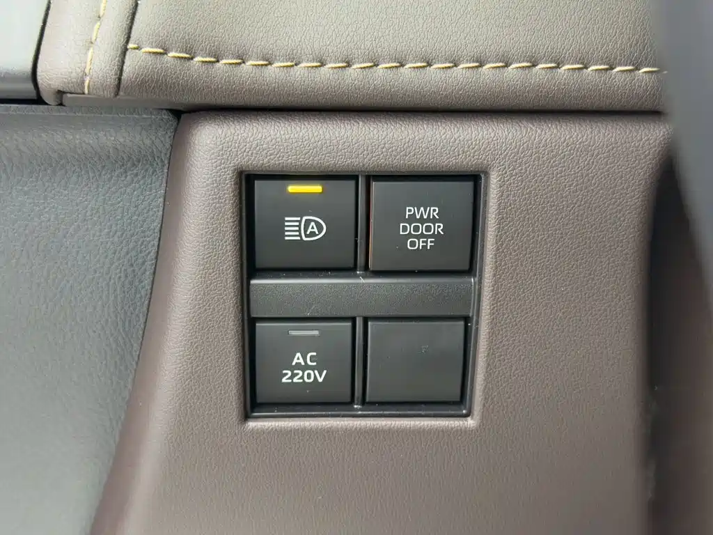 Toyota Alphard 2025 — фото 20