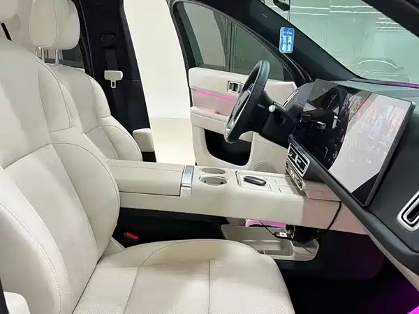 Li Auto L6 2025
