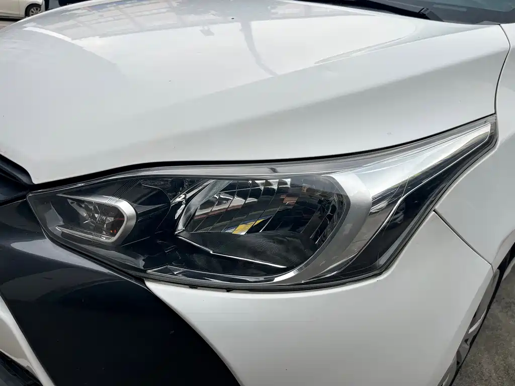 Toyota Yaris L 2018 — фото 16