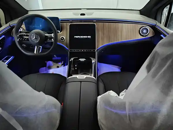 Mercedes-Benz EQE SUV 2025
