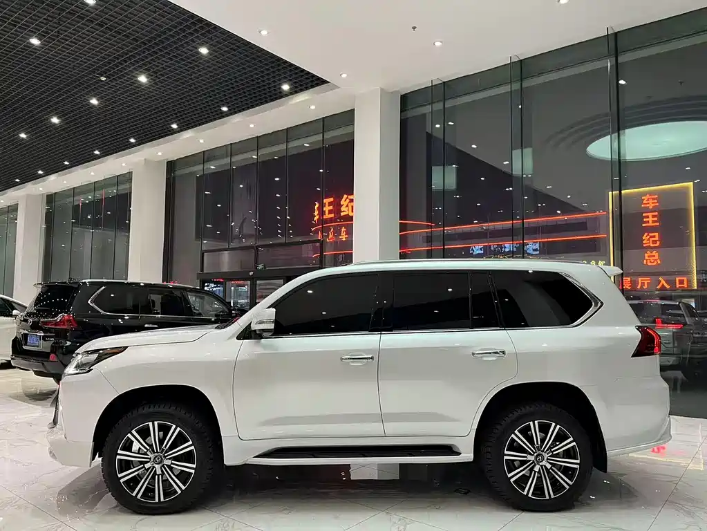 Lexus LX 2020 — фото 4