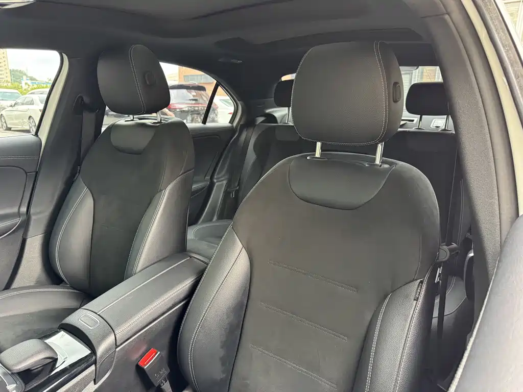 Mercedes-Benz A-Class 2022 — фото 18