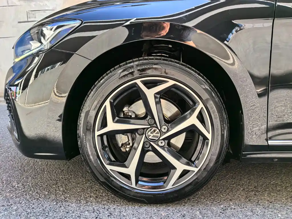 Volkswagen Passat 2025