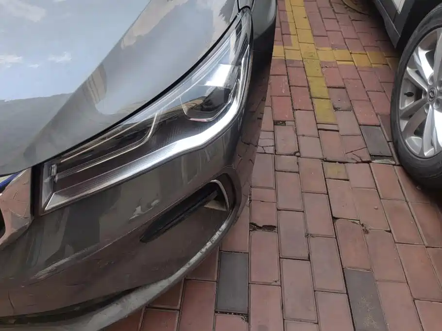 Geely Emgrand 2022
