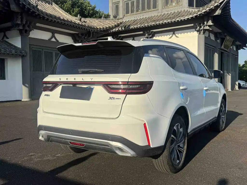 Geely Vision X6 2022 — фото 6