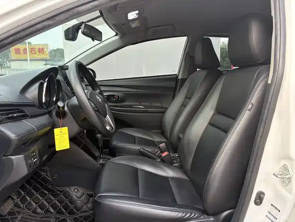 Toyota Yaris L 2022