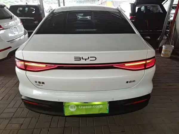 BYD Seal 05 DM-i 2025