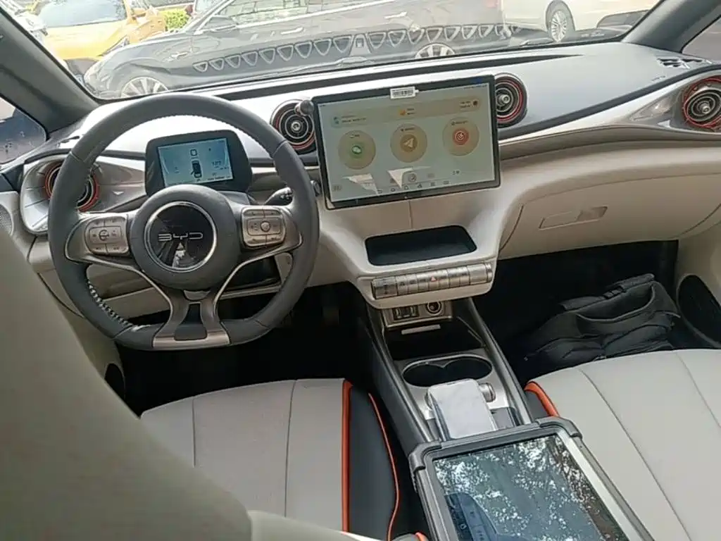 BYD Dolphin 2022 — фото 10