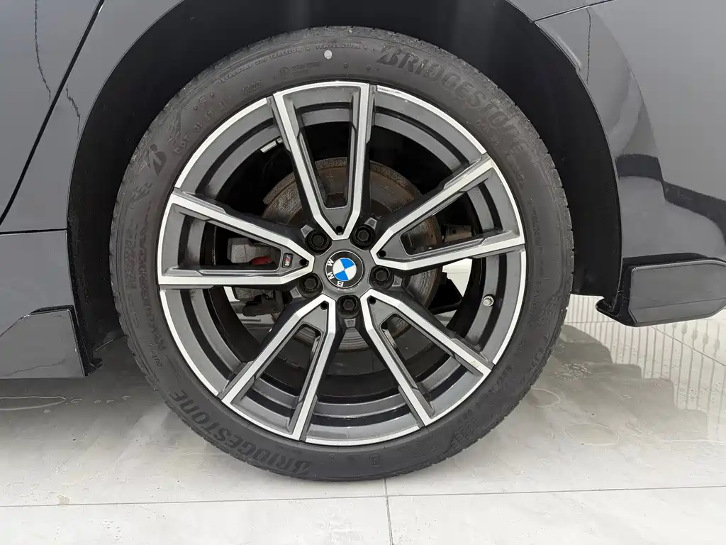 BMW 3 Series 2023 — фото 16