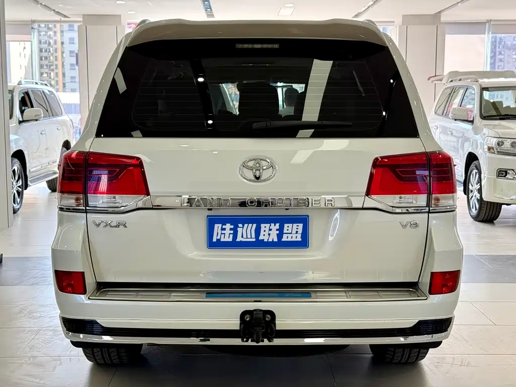 Toyota Land Cruiser 2020 — фото 17