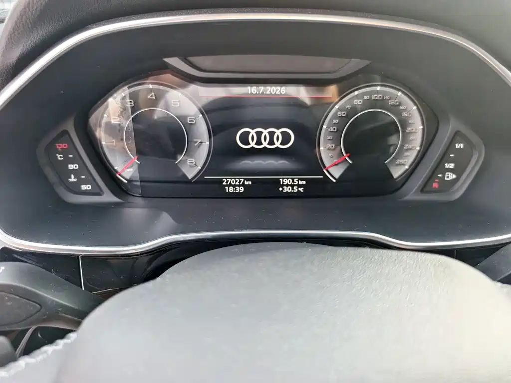 Audi Q3 2023 — фото 14