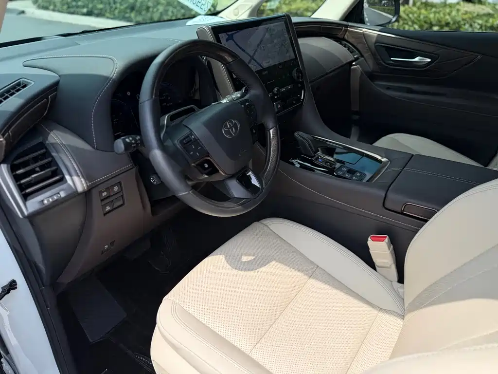 Toyota Alphard 2024 — фото 8