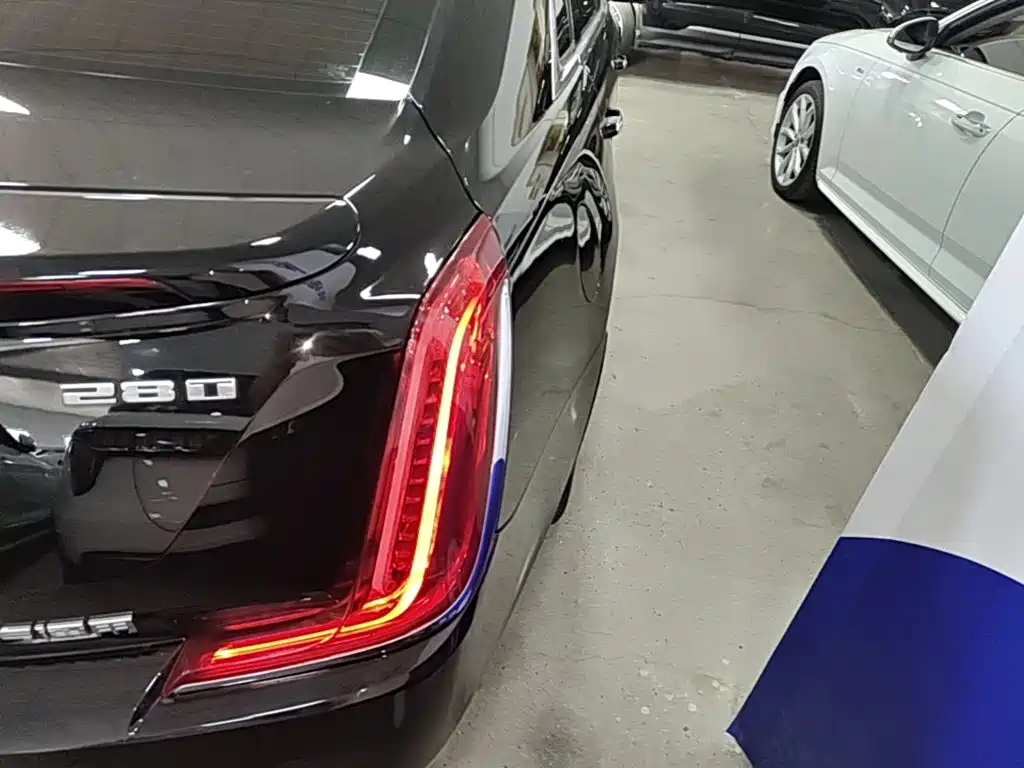Cadillac XTS 2018 — фото 8
