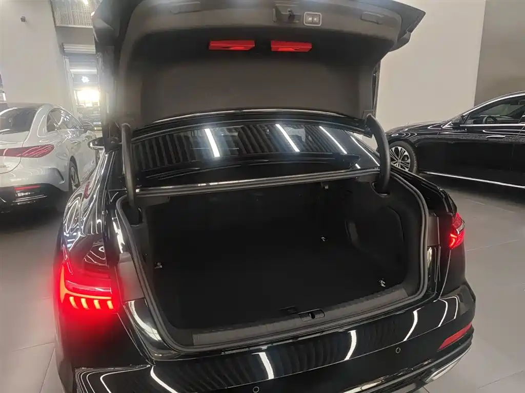 Audi A6L 2022 — фото 10
