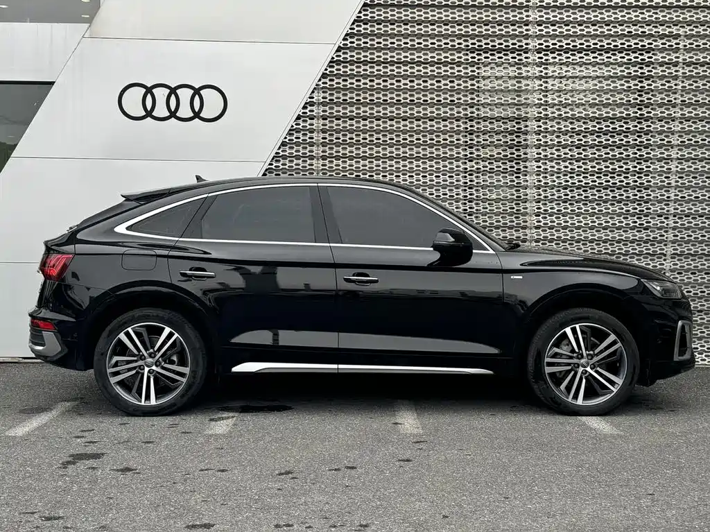 Audi Q5L Sportback 2021 — фото 3