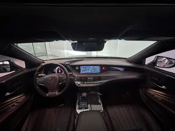Lexus LS 2018