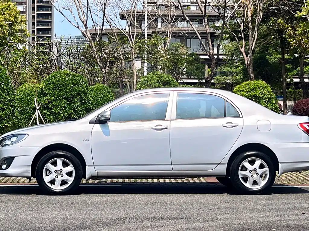 Toyota Corolla 2014 — фото 15