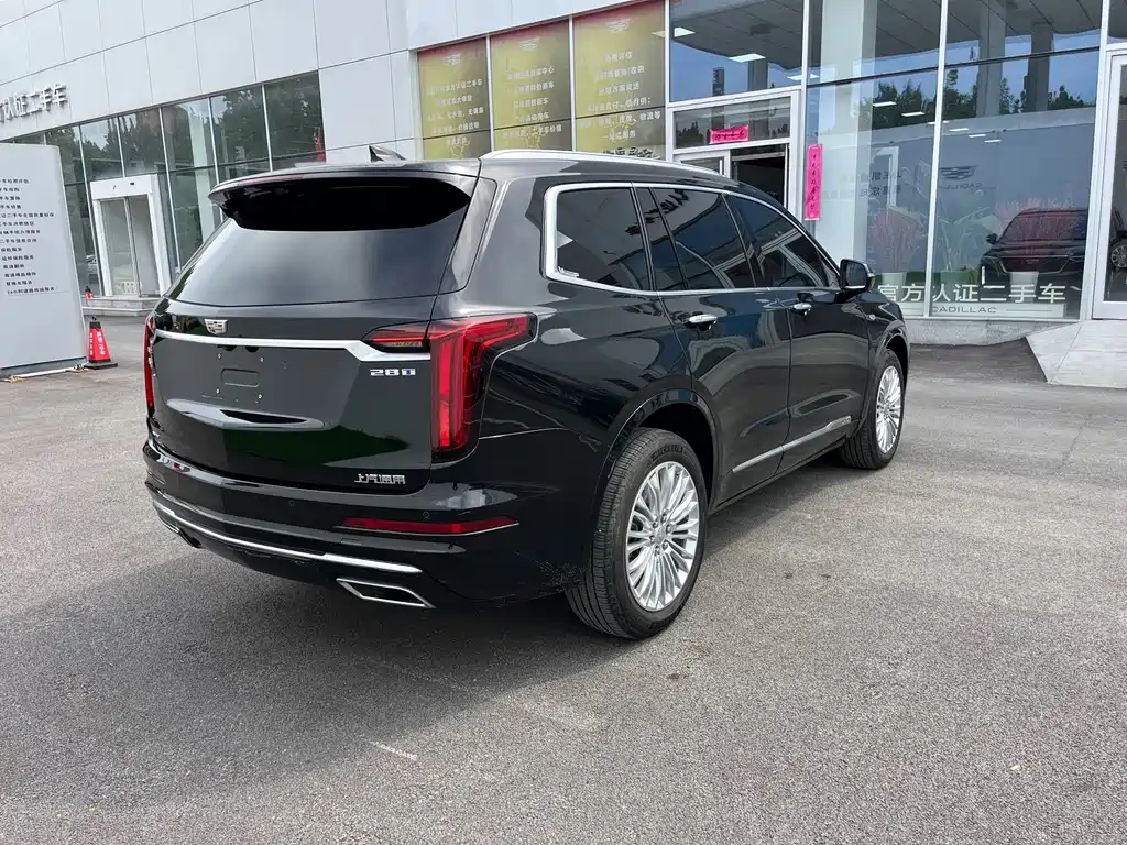 Cadillac XT6 2024 — фото 15