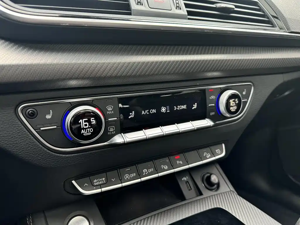 Audi Q5L Sportback 2021 — фото 9