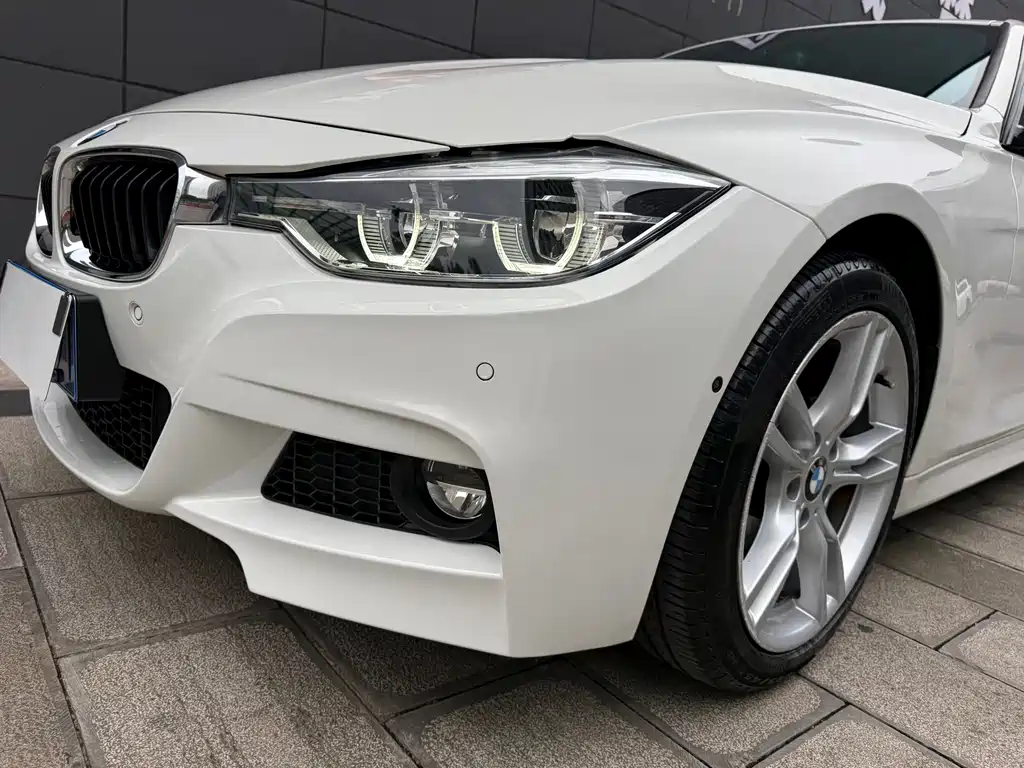 BMW 3 Series 2019 — фото 13