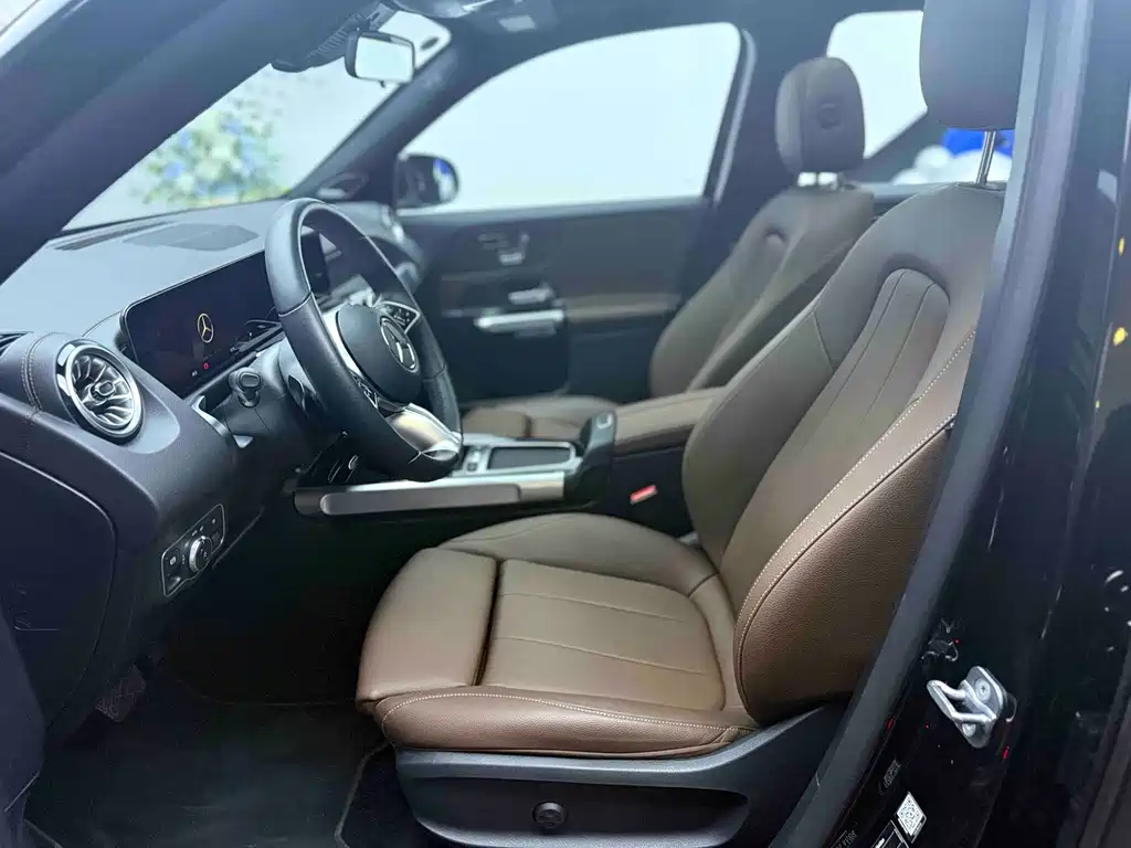 Mercedes-Benz EQB 2025