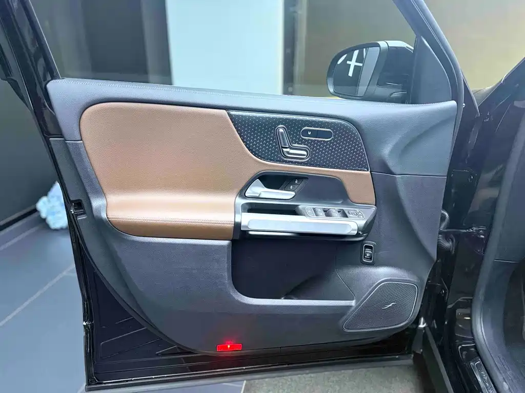Mercedes-Benz EQB 2025