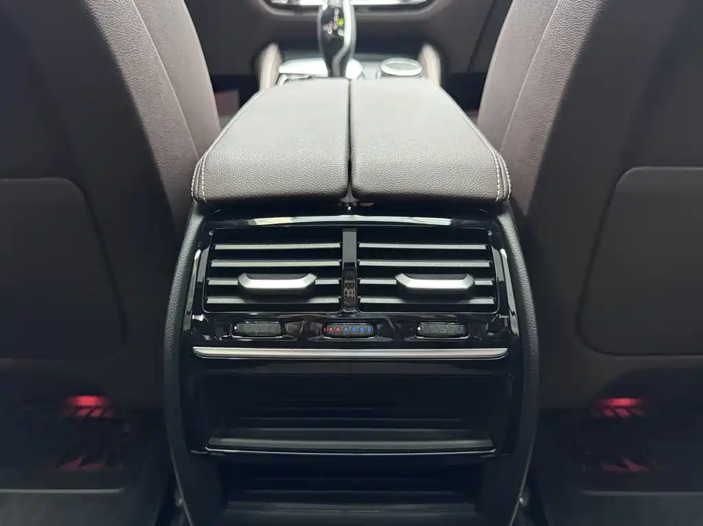 BMW 5 Series 2023 — фото 13