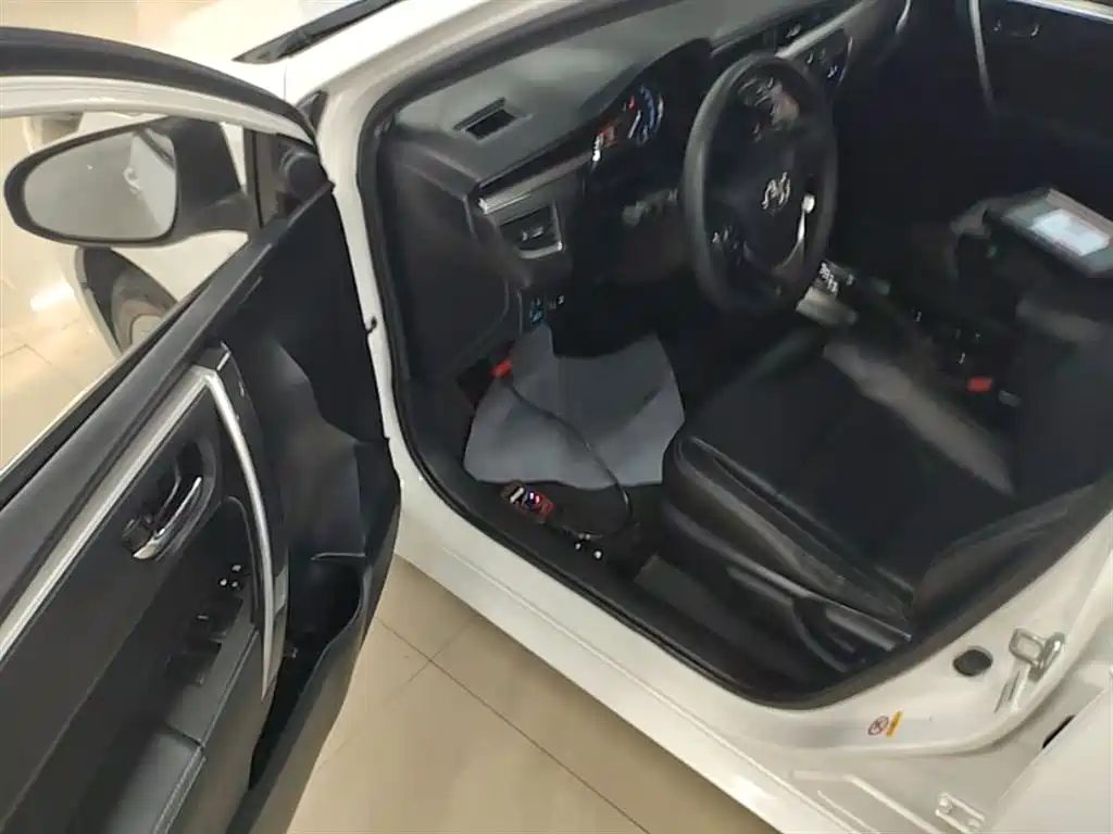 Toyota Corolla 2015 — фото 16