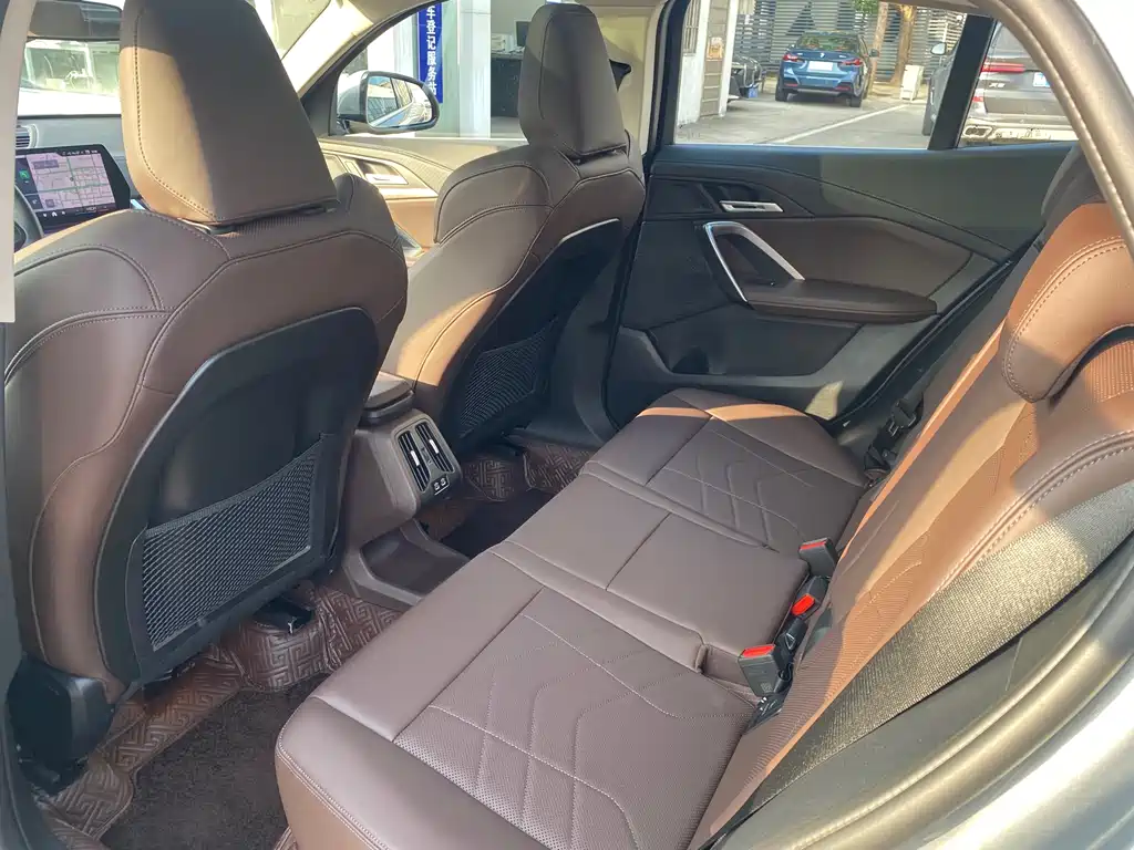 BMW X2 2025 — фото 17