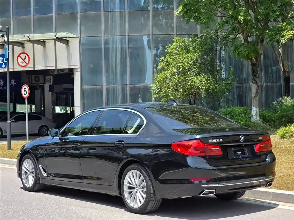 BMW 5 Series New Energy 2020 — фото 3
