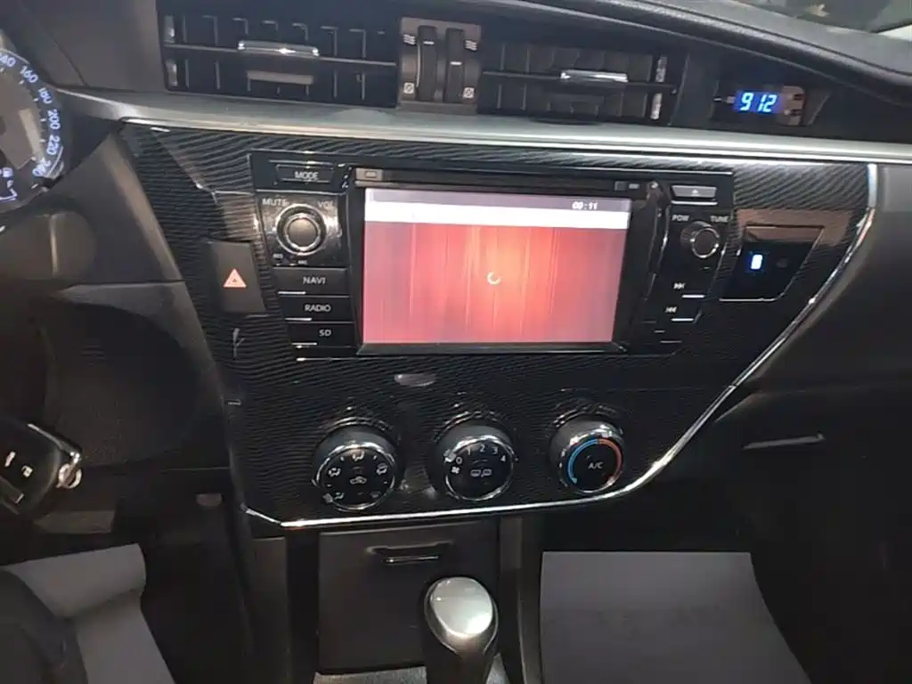 Toyota Corolla 2015 — фото 13