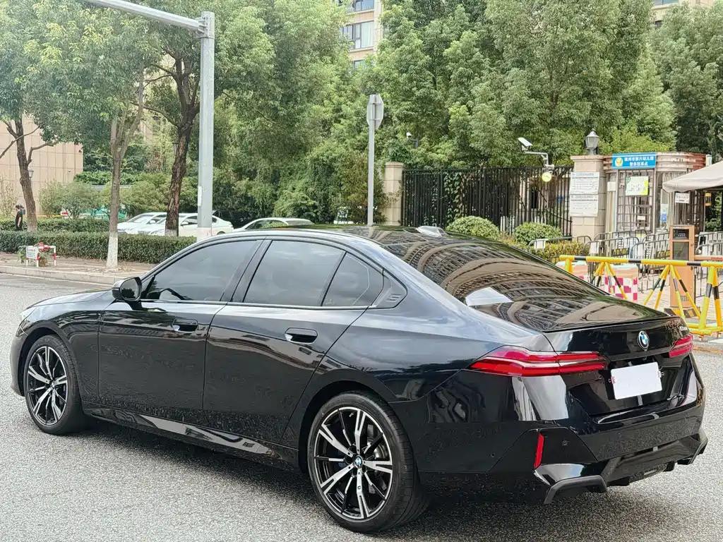 BMW 5 Series 2026