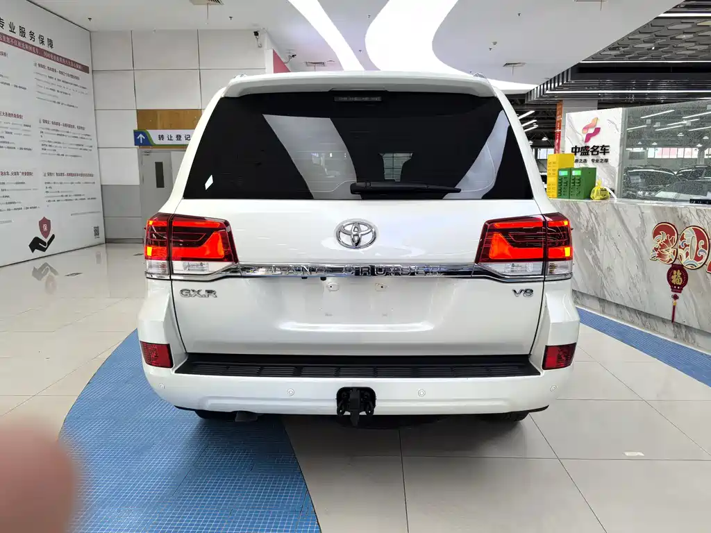 Toyota Land Cruiser 2019 — фото 6