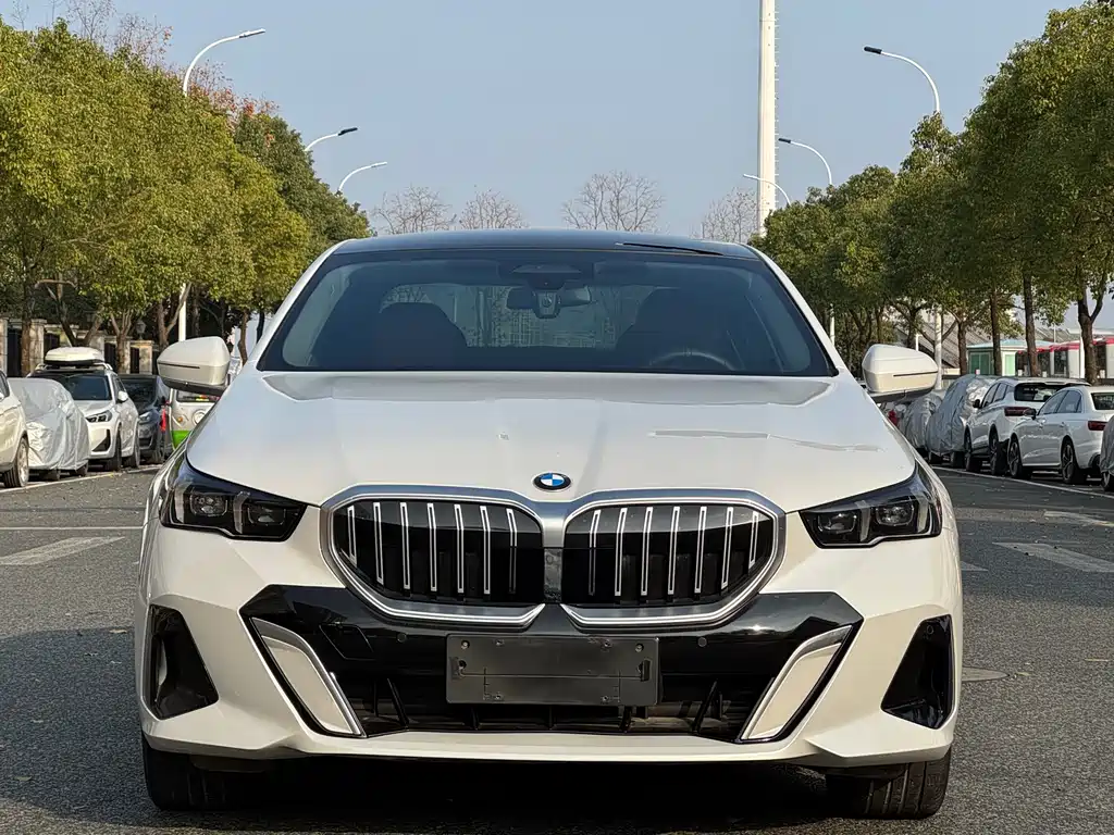 BMW 5 Series 2024