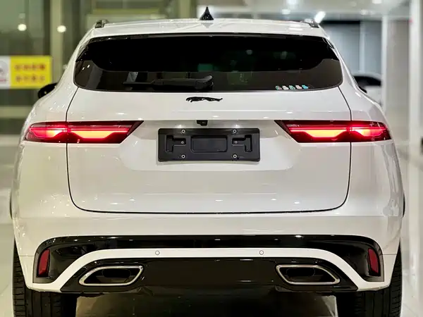 Jaguar F-PACE 2023