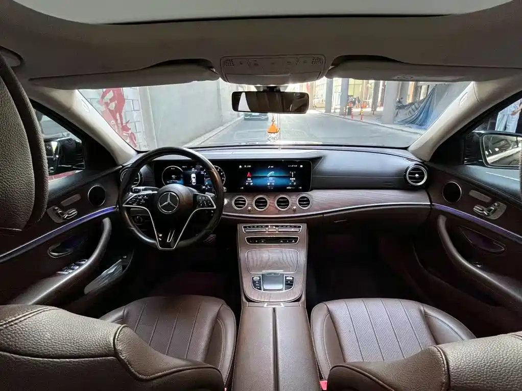 Mercedes-Benz E-Class 2021 — фото 11