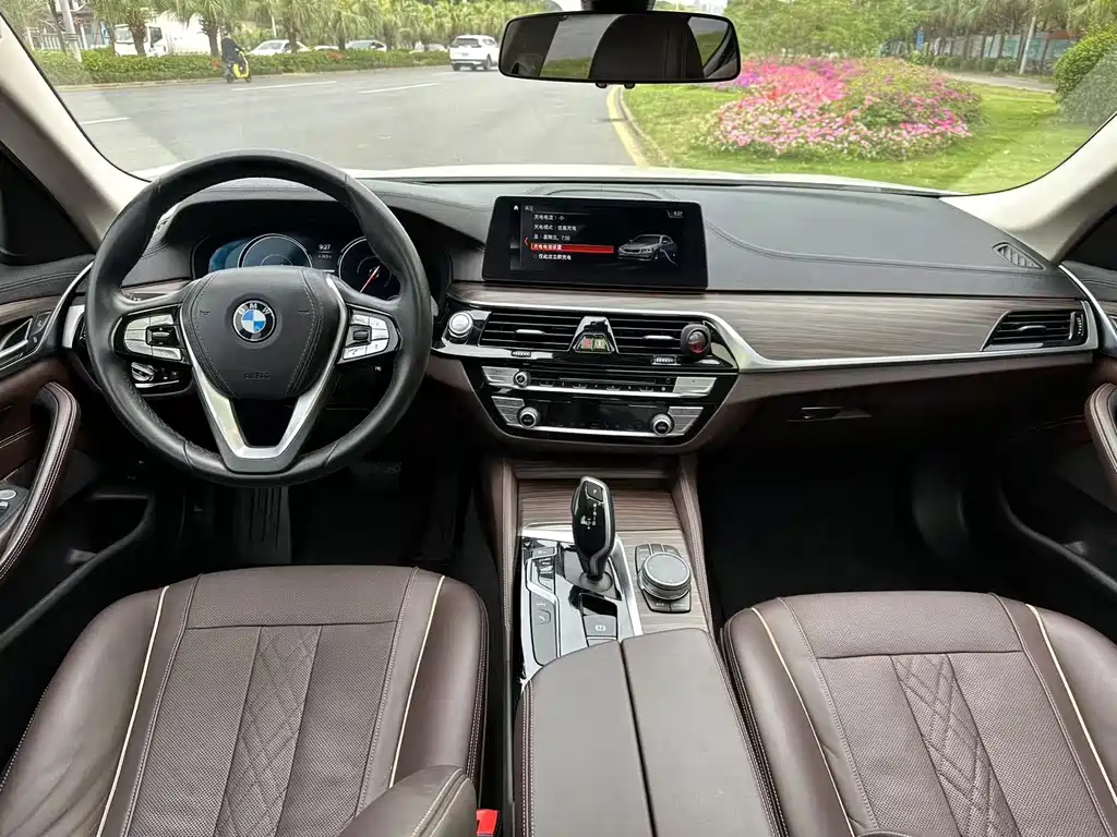 BMW 5 Series New Energy 2018 — фото 13