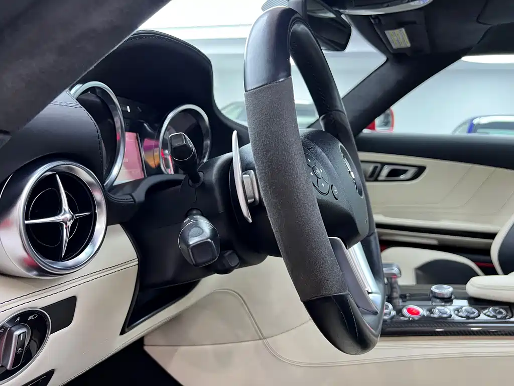Mercedes-Benz SLS AMG 2012 — фото 27
