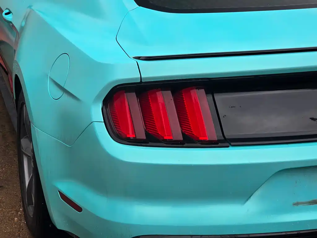 Ford Mustang 2017 — фото 11