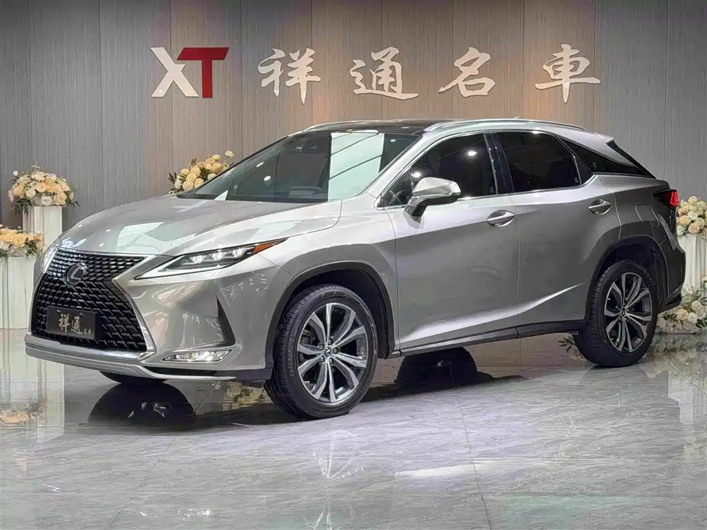 Lexus RX 2022 — фото 1